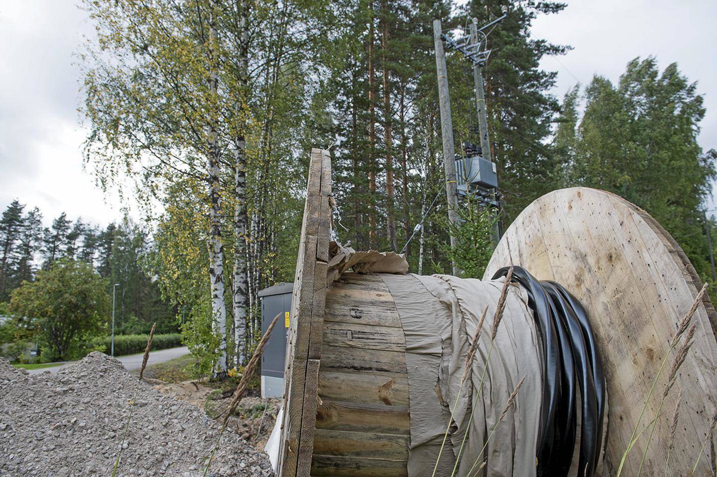 Järvi-Suomen Energia asentaa 37 kilometriä maakaapelia Toivakkaan | Keski- Suomi | Keskisuomalainen